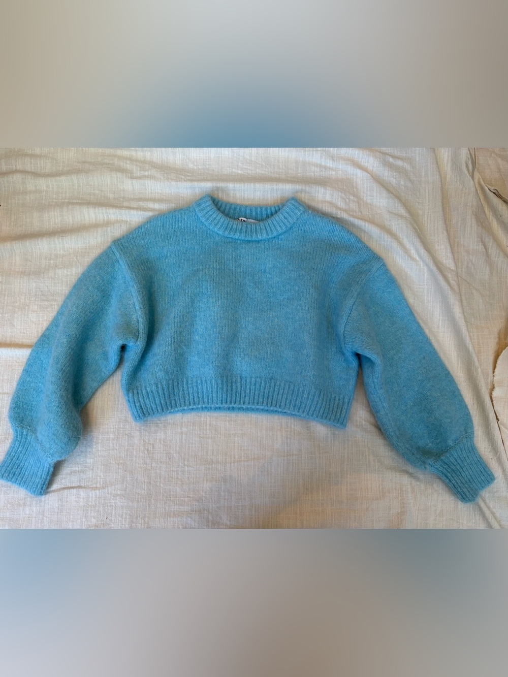 Zara beautiful Blue cropped crewneck sweater size small
